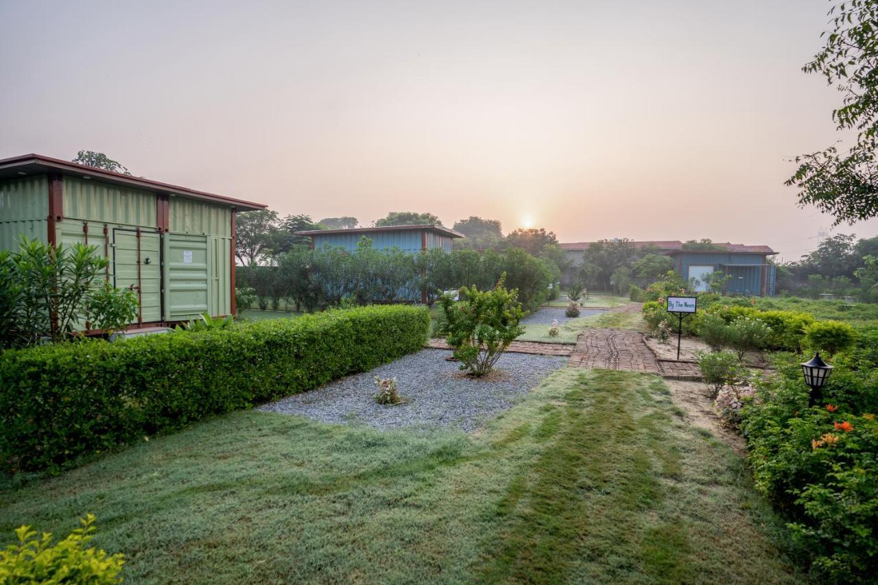 Hotel Tree Of Life Ecotainers Agra Agra  Exterior foto