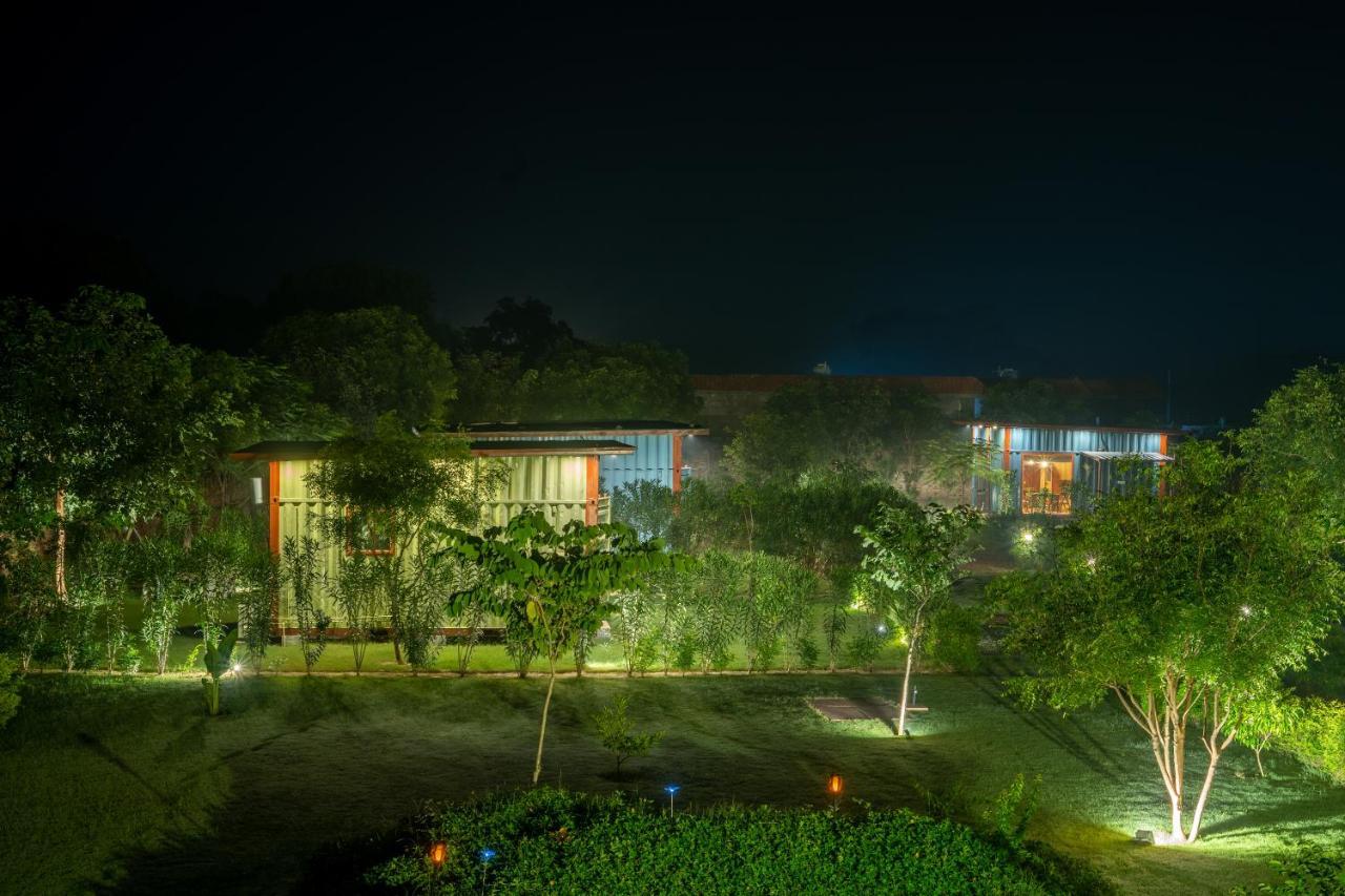 Hotel Tree Of Life Ecotainers Agra Agra  Exterior foto